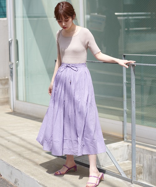 natural couture(ナチュラルクチュール)の「【WEB限定カラー有り】スクエアネックコンパクトニット(ニット/セーター・レディース・ブラック/オフホワイト/グリーン/その他1/その他2/レッド系その他/グレイッシュベージュ・FREE)」の21枚目の写真