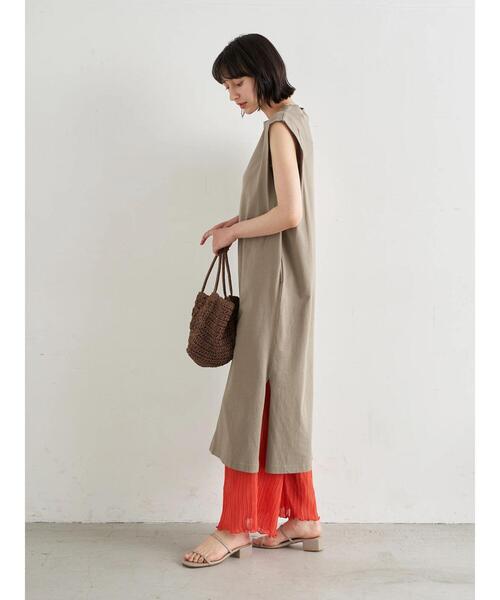 earth music&ecology（アースミュージックアンドエコロジー）の「Iラインスリーブレスカットワンピース　＊（ワンピース・レディース・グレイッシュベージュ/ピンク系その他2/ブルーグリーン/チャコールグレー/ダークブラウン・FREE）」の15枚目の写真