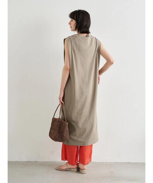 earth music&ecology（アースミュージックアンドエコロジー）の「Iラインスリーブレスカットワンピース　＊（ワンピース・レディース・グレイッシュベージュ/ピンク系その他2/ブルーグリーン/チャコールグレー/ダークブラウン・FREE）」の16枚目の写真