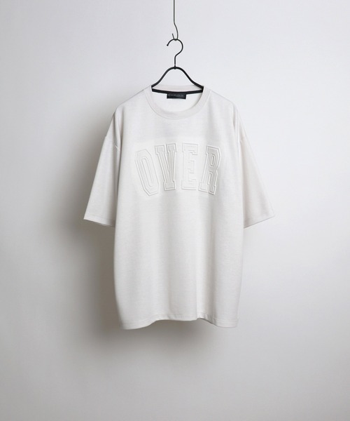 Confirm(コンファーム)の「Confirm / コンファーム カレッジロゴ エンボスビッグTシャツ(Tシャツ/カットソー・メンズ・チャコールグレー/ブラック/ベージュ/グレー/アイボリー/ミント・M/L)」の2枚目の写真