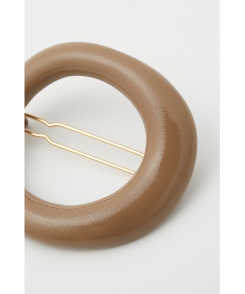 SLY（スライ）の「Sly Skin ROUND HAIR CLIP ヘアクリップ（バレッタ/ヘアクリップ・レディース・ベージュ/シルバー・FREE）」の5枚目の写真