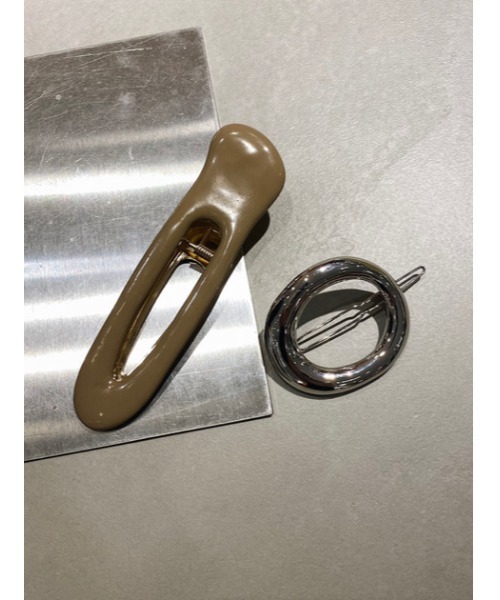 SLY（スライ）の「Sly Skin ROUND HAIR CLIP ヘアクリップ（バレッタ/ヘアクリップ・レディース・ベージュ/シルバー・FREE）」の22枚目の写真