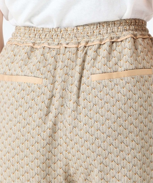 SLOBE IENA（スローブイエナ）の「リラックスイージーパンツ【ウエストゴム/手洗い可能】◆（その他パンツ・レディース・ブラック/ベージュ/アイボリー・38/36）」の18枚目の写真