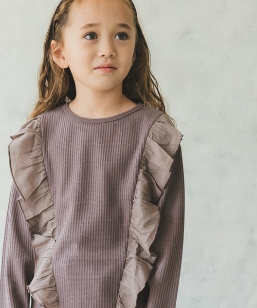 pairmanon（ペアマノン）の「【ふんわりワッフル】選べるデザイン異素材フリル長袖Tシャツ（Tシャツ/カットソー・キッズ・ブラウン系その他3/ブラック/ブラウン/グレイッシュベージュ/ブルー系その他5/グレー系その他/パープル系その他4/パープル系その他/ブラウン系その他/ブラウン系その他2/グリーン系その他6/モカ/ベージュ系その他/ピンク系その他4/グリーン系その他5/ベージュ系その他3/ピンク系その他3/ベージュ系その他7/ライトベージュ/ブルー系その他3/ピンク系その他/ベージュ系その他2/レッド系その他/グリーン系その他/ブラック系その他/ブラック系その他2/ピンク系その他2・120/130/100/140/150/110/90）」の9枚目の写真