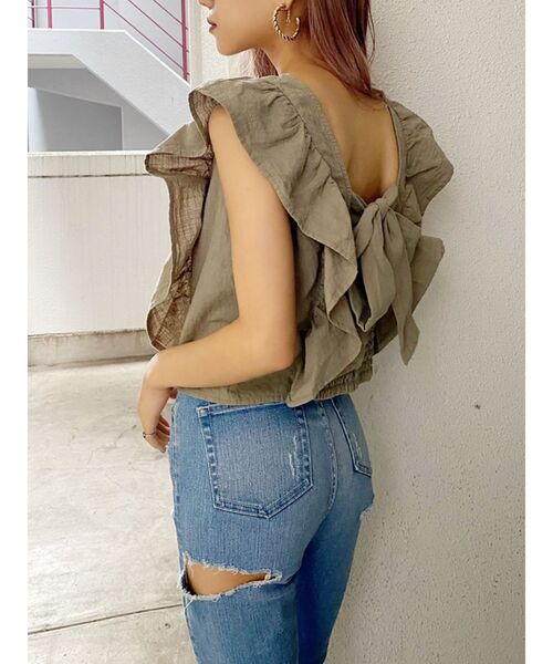 GYDA（ジェイダ）の「ラッフルBACKリボンスリーブレスブラウス（シャツ/ブラウス・レディース・ベージュ/オフホワイト/オリーブ・FREE）」の3枚目の写真