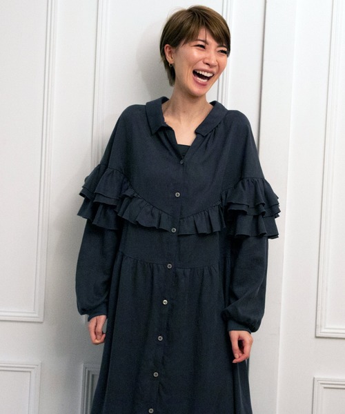AVIE(アビィ)の「ラッフルフリル切替ドレス(ワンピース・レディース・パープル/チャコール・38)」の14枚目の写真