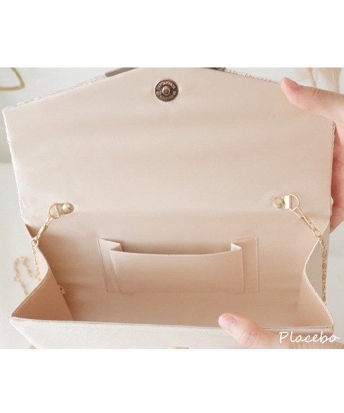 Cupid Heart（キューピッドハート）の「【Cupid Heart】結婚式用BAG♪ V字フラップパーティーバッグ（クラッチバッグ・レディース・ブラック/ベージュ/シルバー・MEDIUM）」の14枚目の写真