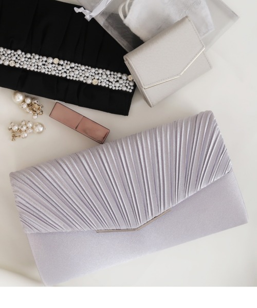 Cupid Heart（キューピッドハート）の「【Cupid Heart】結婚式用BAG♪ V字フラップパーティーバッグ（クラッチバッグ・レディース・ブラック/ベージュ/シルバー・MEDIUM）」の5枚目の写真