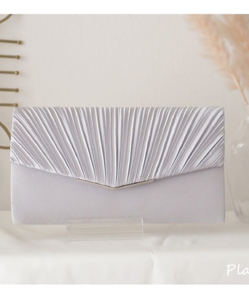 Cupid Heart（キューピッドハート）の「【Cupid Heart】結婚式用BAG♪ V字フラップパーティーバッグ（クラッチバッグ・レディース・ブラック/ベージュ/シルバー・MEDIUM）」の4枚目の写真