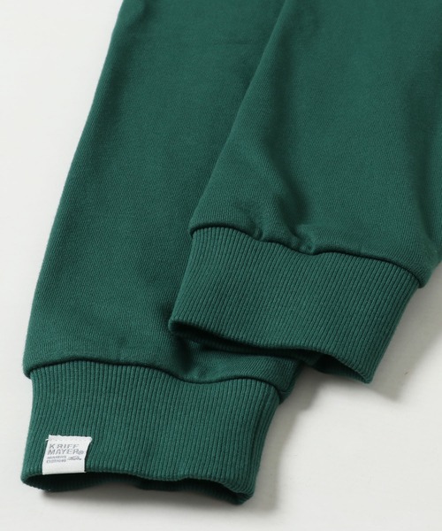 KRIFF MAYER(クリフメイヤー)の「《WEB限定》裏毛クルーネック(スウェット・メンズ・チャコール/ダークグリーン/ナチュラル/レンガ・MEDIUM/X-LARGE/LARGE)」の18枚目の写真