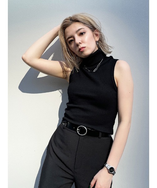 ENVYM（アンビー）の「ハイネックノースリーブＴＯＰＳ（Tシャツ/カットソー・レディース・ブラック/ホワイト・FREE）」の2枚目の写真