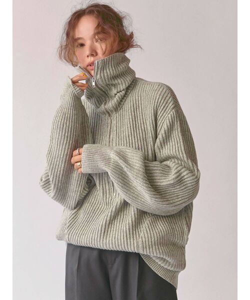 Ungrid（アングリッド）の「セーラーカラージップニット(ハーフジップ)（ニット/セーター・レディース・ライトグレー/ダークブラウン/ブラック・FREE）」の4枚目の写真