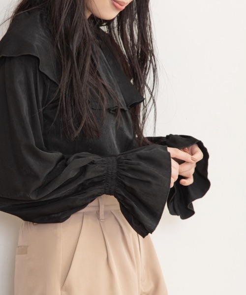 Mysa&Liina（ミーサリーナ）の「フリルカラー2WAYブラウス（シャツ/ブラウス・レディース・ブラック/ブラウン/アイボリー・M）」の3枚目の写真