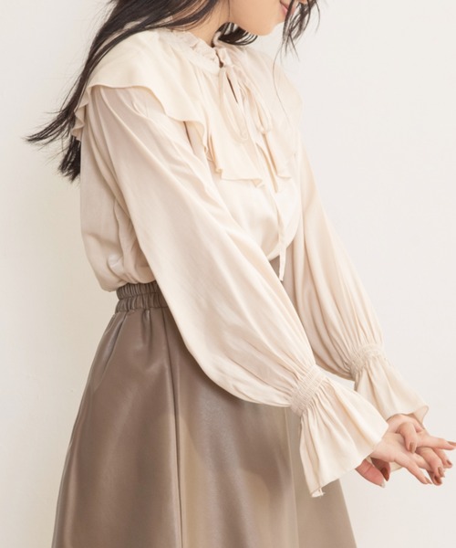 Mysa&Liina（ミーサリーナ）の「フリルカラー2WAYブラウス（シャツ/ブラウス・レディース・ブラック/ブラウン/アイボリー・M）」の4枚目の写真