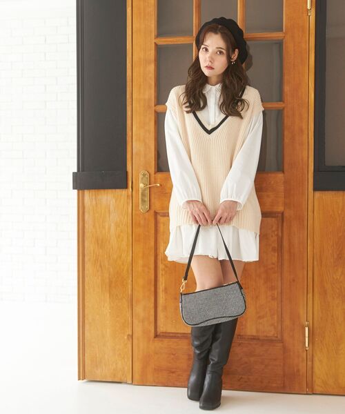 MAJESTIC LEGON(マジェスティックレゴン)の「Vネックベストセットチュニックワンピ(シャツワンピース・レディース・ブラック系その他/グリーン系その他/ホワイト系その他2・SMALL/MEDIUM)」の5枚目の写真