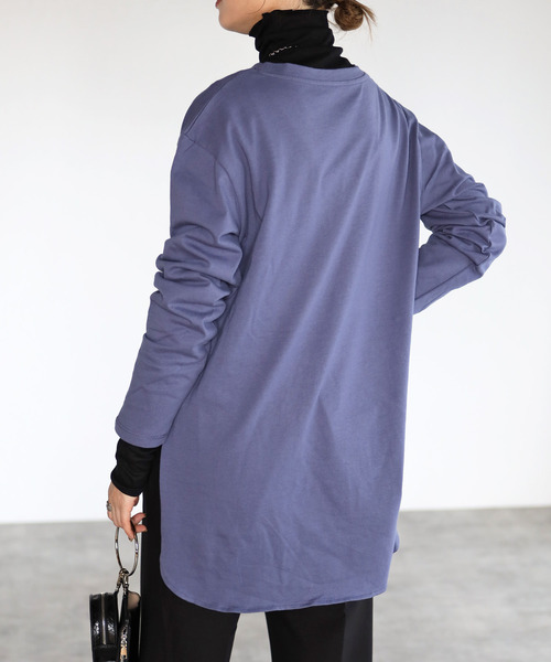 amini(アミニ)の「【2021-2022 A/W】サイドスリットコットンロングTシャツ(Tシャツ/カットソー・レディース・ブラック/パープル/オフホワイト/グレイッシュベージュ・MEDIUM)」の2枚目の写真