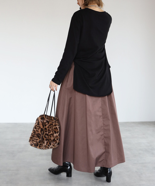 amini(アミニ)の「【2021-2022 A/W】サイドスリットコットンロングTシャツ(Tシャツ/カットソー・レディース・ブラック/パープル/オフホワイト/グレイッシュベージュ・MEDIUM)」の18枚目の写真