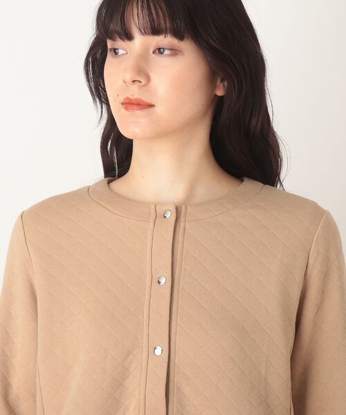 DRESKIP（ドレスキップ）の「◆キルトスナップ釦カーディガン（カーディガン/ボレロ・レディース・ベージュ/ダークグレー/ブラック・03/04/02）」の8枚目の写真