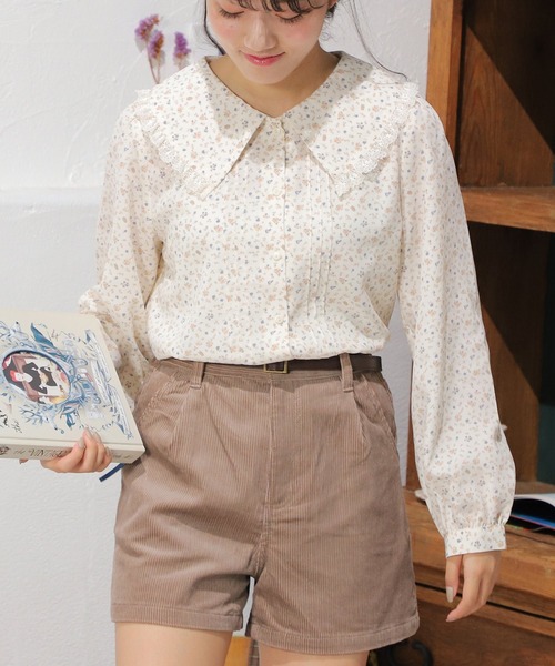 Honeys（ハニーズ）の「ビッグ衿ブラウス（シャツ/ブラウス・レディース・ホワイト/ブラック/ベージュ系その他/グリーン系その他/ブルー系その他・S/M/L）」の4枚目の写真