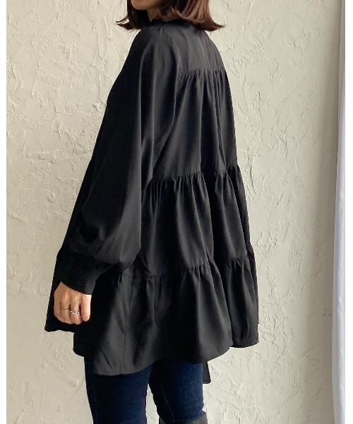 She's Closet（シーズクローゼット）の「Aラインフレア長袖ティアードチュニックブラウス（チュニック・レディース・ホワイト/ブラック/ダークグリーン/ベージュ・FREE）」の8枚目の写真