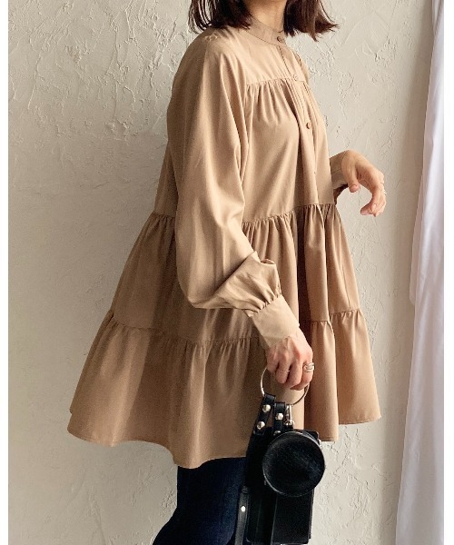 She's Closet（シーズクローゼット）の「Aラインフレア長袖ティアードチュニックブラウス（チュニック・レディース・ホワイト/ブラック/ダークグリーン/ベージュ・FREE）」の20枚目の写真