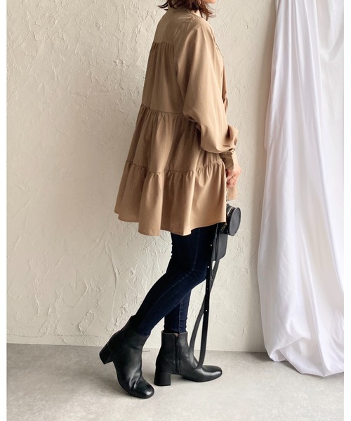 She's Closet（シーズクローゼット）の「Aラインフレア長袖ティアードチュニックブラウス（チュニック・レディース・ホワイト/ブラック/ダークグリーン/ベージュ・FREE）」の21枚目の写真