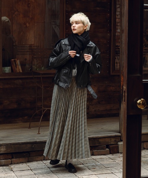 MUHET（ミュエータ）の「ウォッシャブルウールフリンジマフラー（マフラー・レディース・ブラック/グレー/キャメル・FREE）」の6枚目の写真