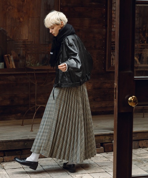 MUHET（ミュエータ）の「ウォッシャブルウールフリンジマフラー（マフラー・レディース・ブラック/グレー/キャメル・FREE）」の7枚目の写真