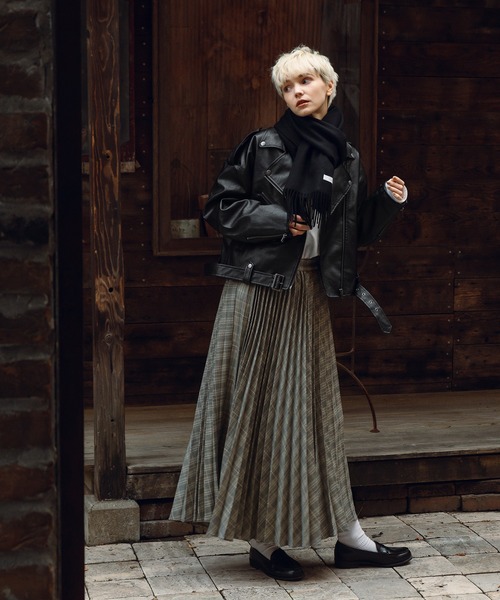 MUHET（ミュエータ）の「ウォッシャブルウールフリンジマフラー（マフラー・レディース・ブラック/グレー/キャメル・FREE）」の8枚目の写真