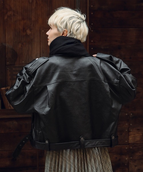 MUHET（ミュエータ）の「ウォッシャブルウールフリンジマフラー（マフラー・レディース・ブラック/グレー/キャメル・FREE）」の14枚目の写真