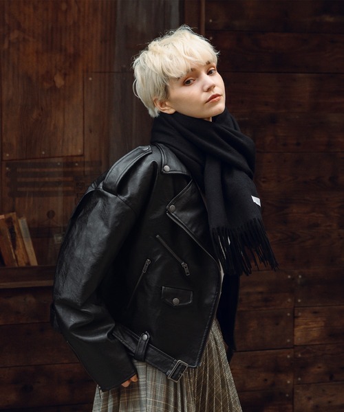 MUHET（ミュエータ）の「ウォッシャブルウールフリンジマフラー（マフラー・レディース・ブラック/グレー/キャメル・FREE）」の15枚目の写真