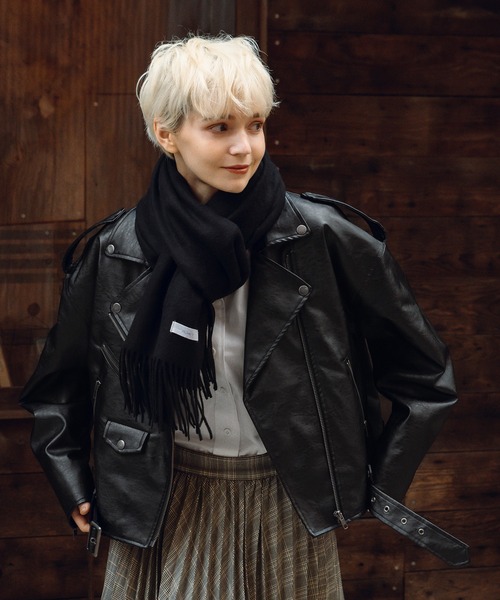 MUHET（ミュエータ）の「ウォッシャブルウールフリンジマフラー（マフラー・レディース・ブラック/グレー/キャメル・FREE）」の17枚目の写真