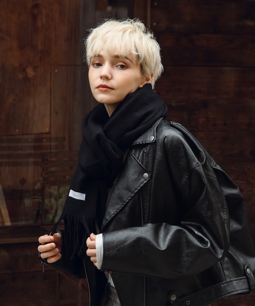 MUHET（ミュエータ）の「ウォッシャブルウールフリンジマフラー（マフラー・レディース・ブラック/グレー/キャメル・FREE）」の20枚目の写真