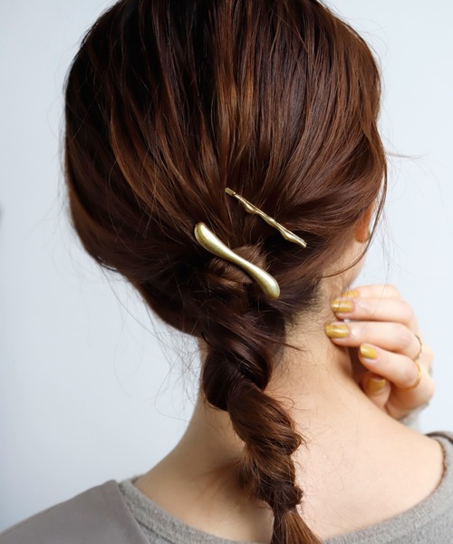 ANEMONE（アネモネ）の「マットメタルウェーブヘアピン[2本セット]（ヘアピン・レディース・シルバー/ゴールド・FREE）」の2枚目の写真