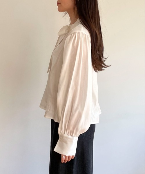 EPIMI E'PIMMY（エピミエピミー）の「前後２wayボウタイブラウス（シャツ/ブラウス・レディース・ベージュ/オフホワイト/マスタード・MEDIUM）」の15枚目の写真