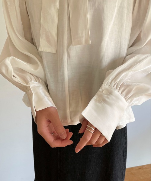 EPIMI E'PIMMY（エピミエピミー）の「前後２wayボウタイブラウス（シャツ/ブラウス・レディース・ベージュ/オフホワイト/マスタード・MEDIUM）」の6枚目の写真