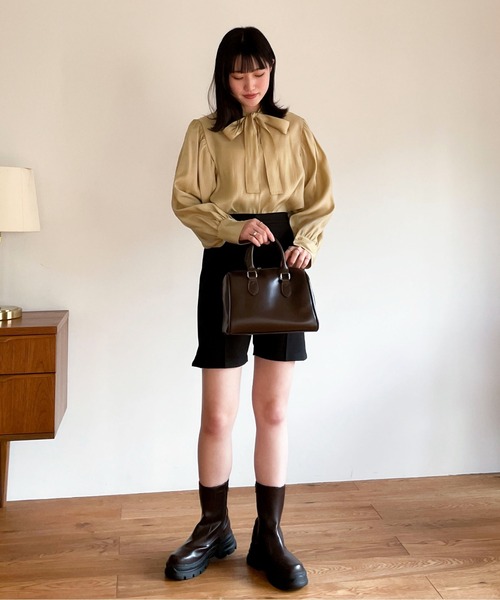 EPIMI E'PIMMY（エピミエピミー）の「前後２wayボウタイブラウス（シャツ/ブラウス・レディース・ベージュ/オフホワイト/マスタード・MEDIUM）」の12枚目の写真