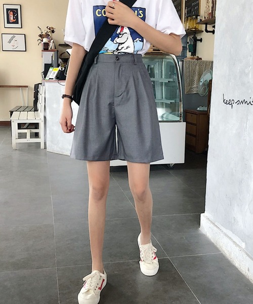 meJane(ミージェーン)の「Aラインフロントタックワイドショートパンツ【ZOZOTOWN限定】(その他パンツ・レディース・ブラック/グレー・S/M/L)」の4枚目の写真