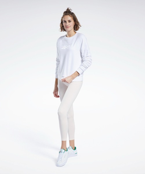 Reebok(リーボック)の「クラシックス ビッグ ベクター クルー スウェットシャツ / Classics Big Vector Crew Sweatshirt(スウェット・レディース・ホワイト・SMALL/MEDIUM/LARGE/X-LARGE/XX-LARGE/X-SMALL)」の5枚目の写真