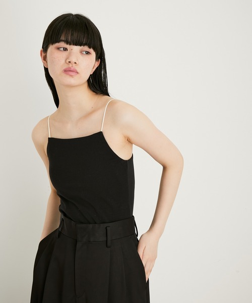 ADAM ET ROPE'（アダムエロペ）の「〈追加〉カップ付きカラーブレードキャミソール（キャミソール・レディース・ホワイト/ブラック/カーキ/イエロー・FREE）」の7枚目の写真