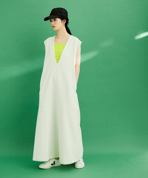 ADAM ET ROPE'（アダムエロペ）の「〈追加〉カップ付きカラーブレードキャミソール（キャミソール・レディース・ホワイト/ブラック/カーキ/イエロー・FREE）」の20枚目の写真