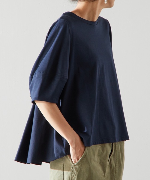 BEARDSLEY（ビアズリー）の「後ろフレアTシャツ（Tシャツ/カットソー