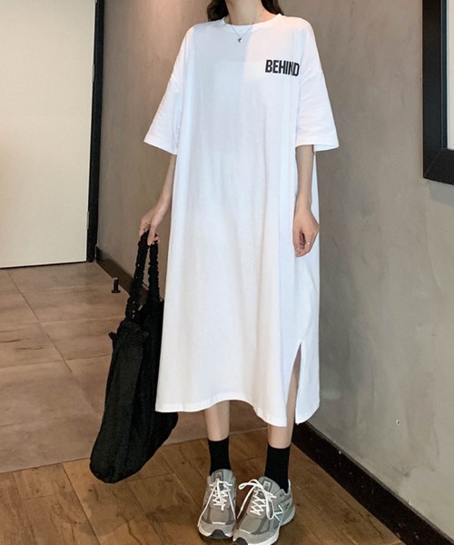 meJane（ミージェーン）の「レタリングバックロゴ Tシャツワンピース（ワンピース・レディース・ホワイト/ブラック/グレー/チャコールグレー・FREE）」の2枚目の写真