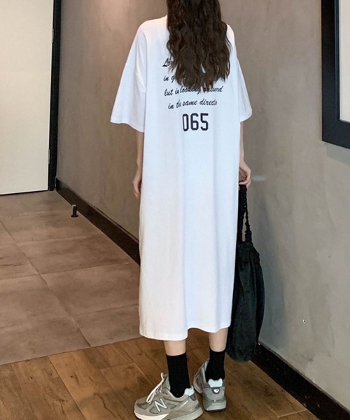 meJane（ミージェーン）の「レタリングバックロゴ Tシャツワンピース（ワンピース・レディース・ホワイト/ブラック/グレー/チャコールグレー・FREE）」の6枚目の写真