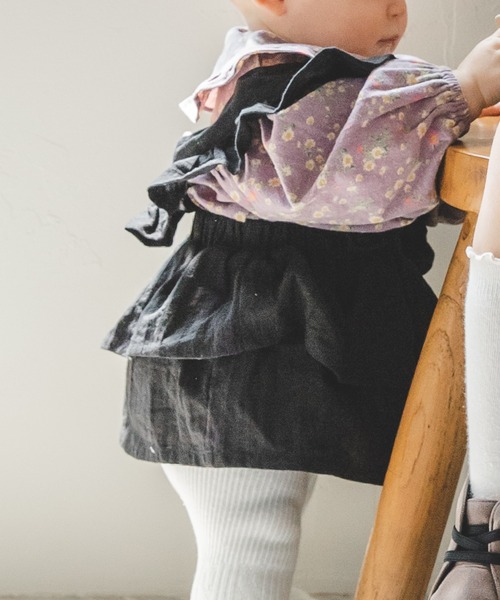 pairmanon（ペアマノン）の「【ベビー】ティアードフリルジャンパースカート（ジャンパースカート・キッズ・ブラック/ベージュ/インディゴブルー・80/70）」の4枚目の写真
