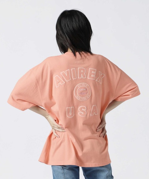 AVIREX（アヴィレックス）の「【直営店限定】VARSITY LOGO T-SHIRT/ バーシティーロゴティーシャツ（Tシャツ/カットソー・レディース・ブラック/ピンク/ホワイト系2/ダークグリーン系/ブラウン/グリーン/マスタード・F）」の7枚目の写真