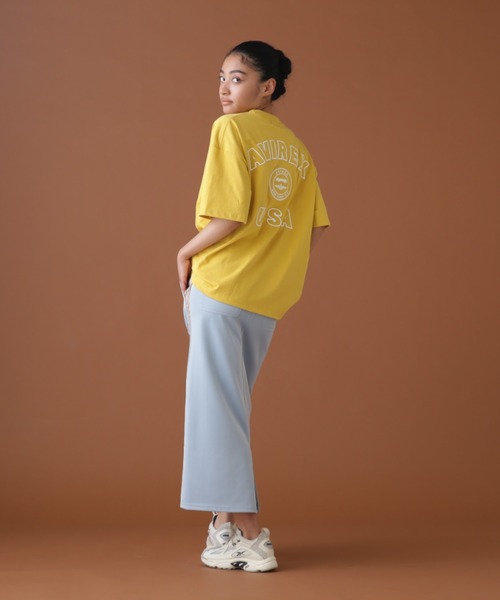 AVIREX（アヴィレックス）の「【直営店限定】VARSITY LOGO T-SHIRT/ バーシティーロゴティーシャツ（Tシャツ/カットソー・レディース・ブラック/ピンク/ホワイト系2/ダークグリーン系/ブラウン/グリーン/マスタード・F）」の17枚目の写真