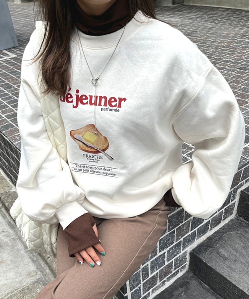 nemne store(ネンネストア)の「【低身長用サイズあり】裏起毛プリントスウェット(スウェット・レディース・オートミール/ホワイト系その他/オフホワイト/ブルー・SMALL/MEDIUM)」の2枚目の写真