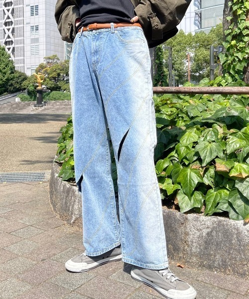 Chikashitsu +(チカシツプラス)の「【Chikashitsu +/チカシツプラス】screw stitch slit denim pants / デニム デニムパンツ 黒 デニム 黒 デニム 青(デニムパンツ・メンズ・ライトブルー/ブラック・L/M)」の6枚目の写真