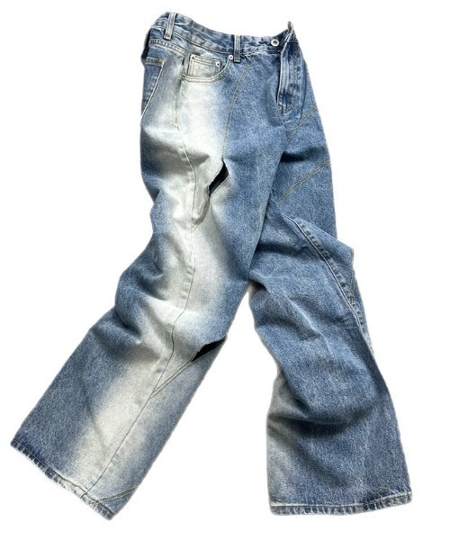 Chikashitsu +(チカシツプラス)の「【Chikashitsu +/チカシツプラス】screw stitch slit denim pants / デニム デニムパンツ 黒 デニム 黒 デニム 青(デニムパンツ・メンズ・ライトブルー/ブラック・L/M)」の19枚目の写真